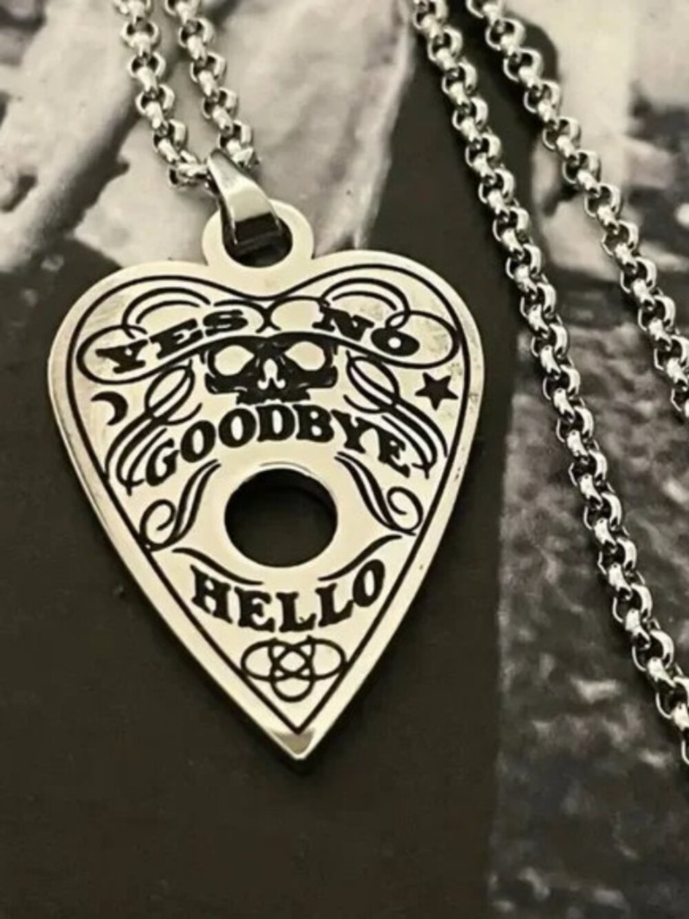 ⭐️ Silvertone Ouija Planchette Pendant Necklace New